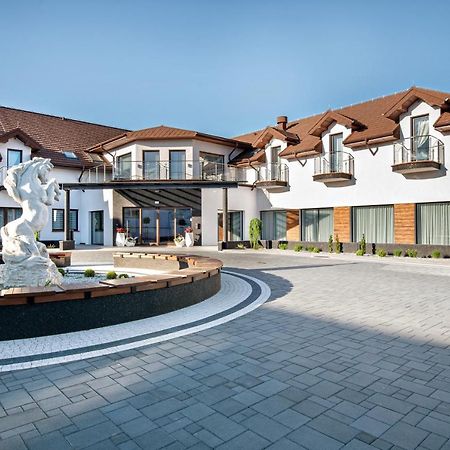 Hotel Sebory Przasnysz Buitenkant foto