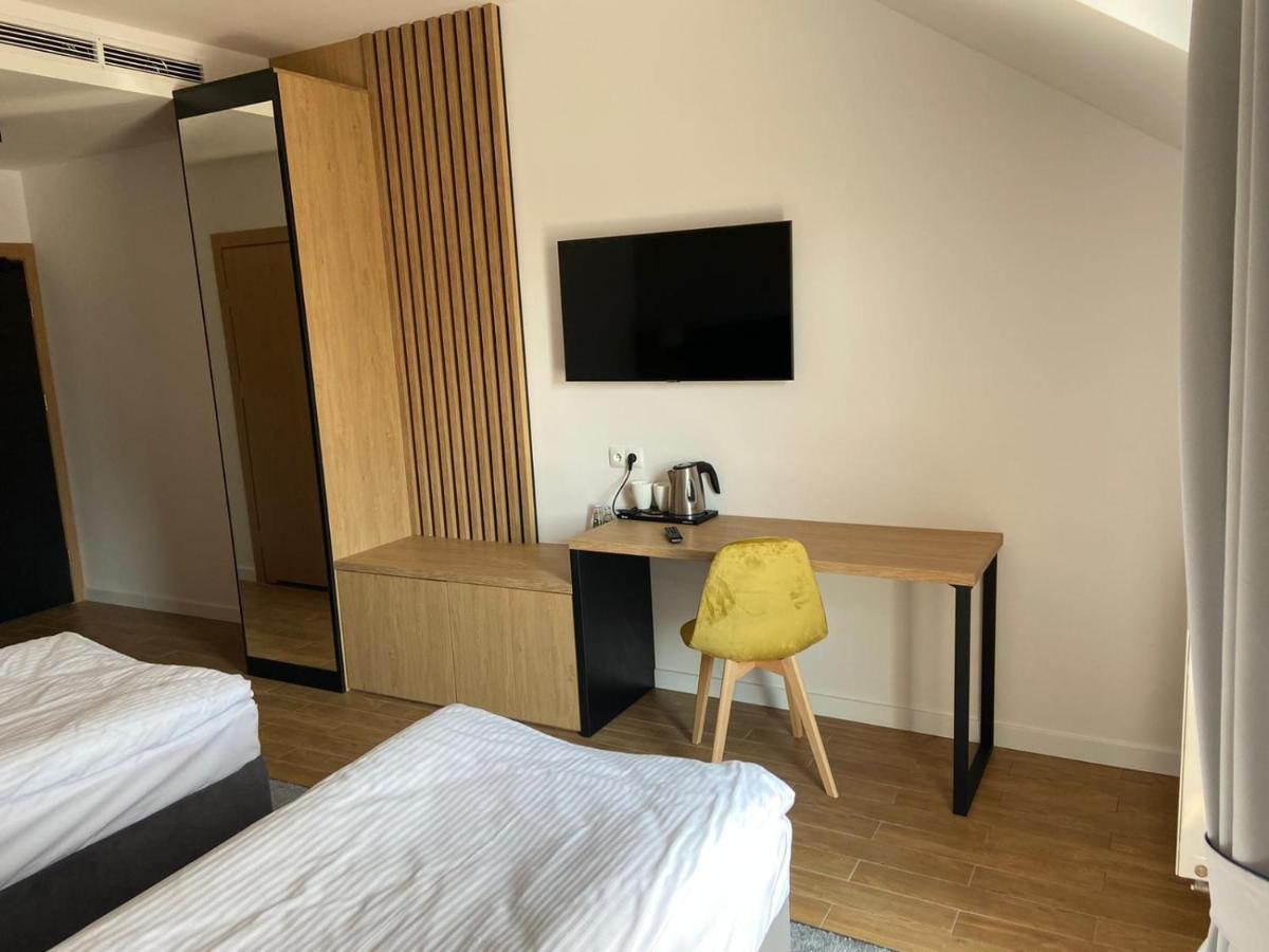Hotel Sebory Przasnysz Buitenkant foto