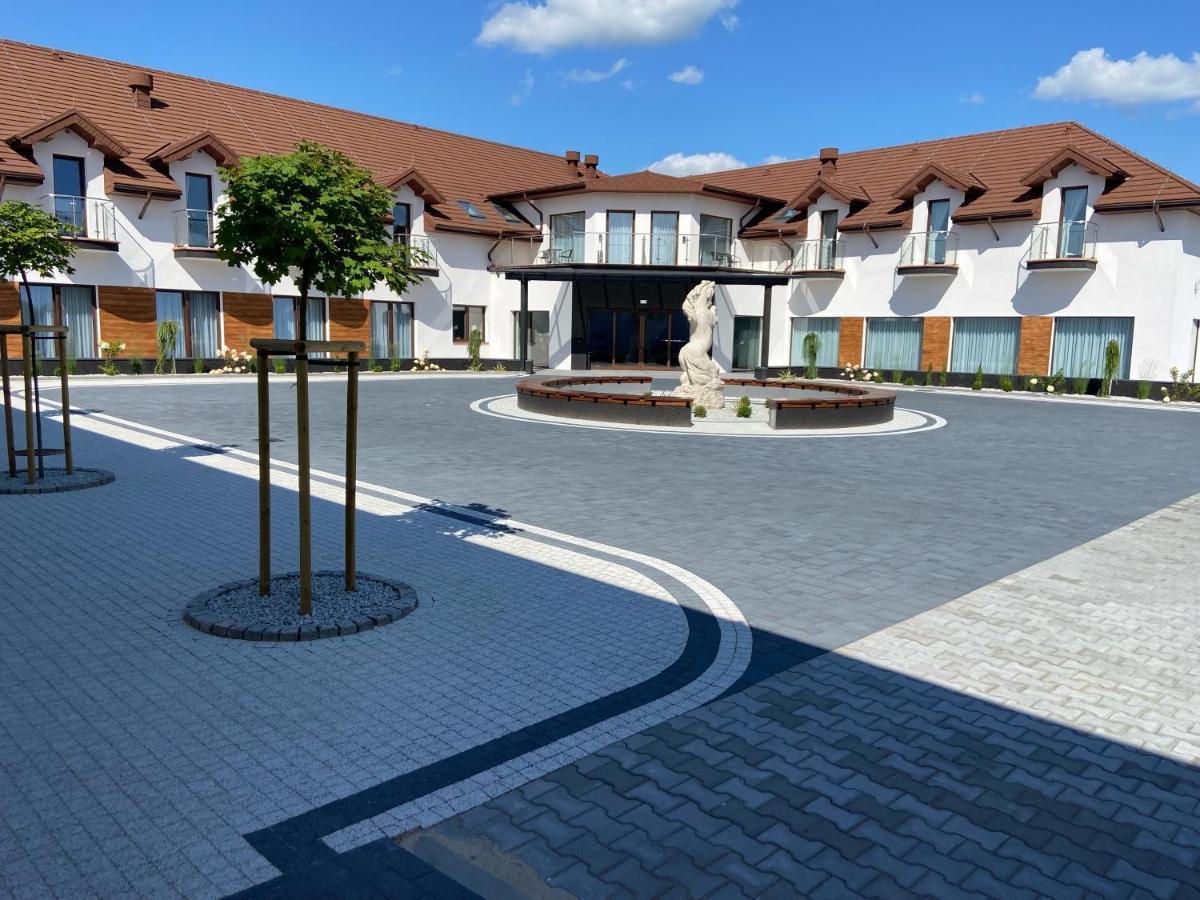 Hotel Sebory Przasnysz Buitenkant foto