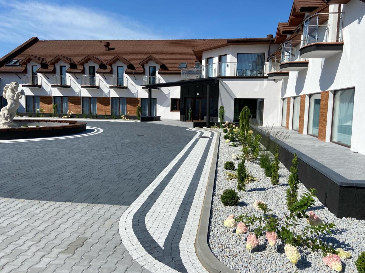 Hotel Sebory Przasnysz Buitenkant foto