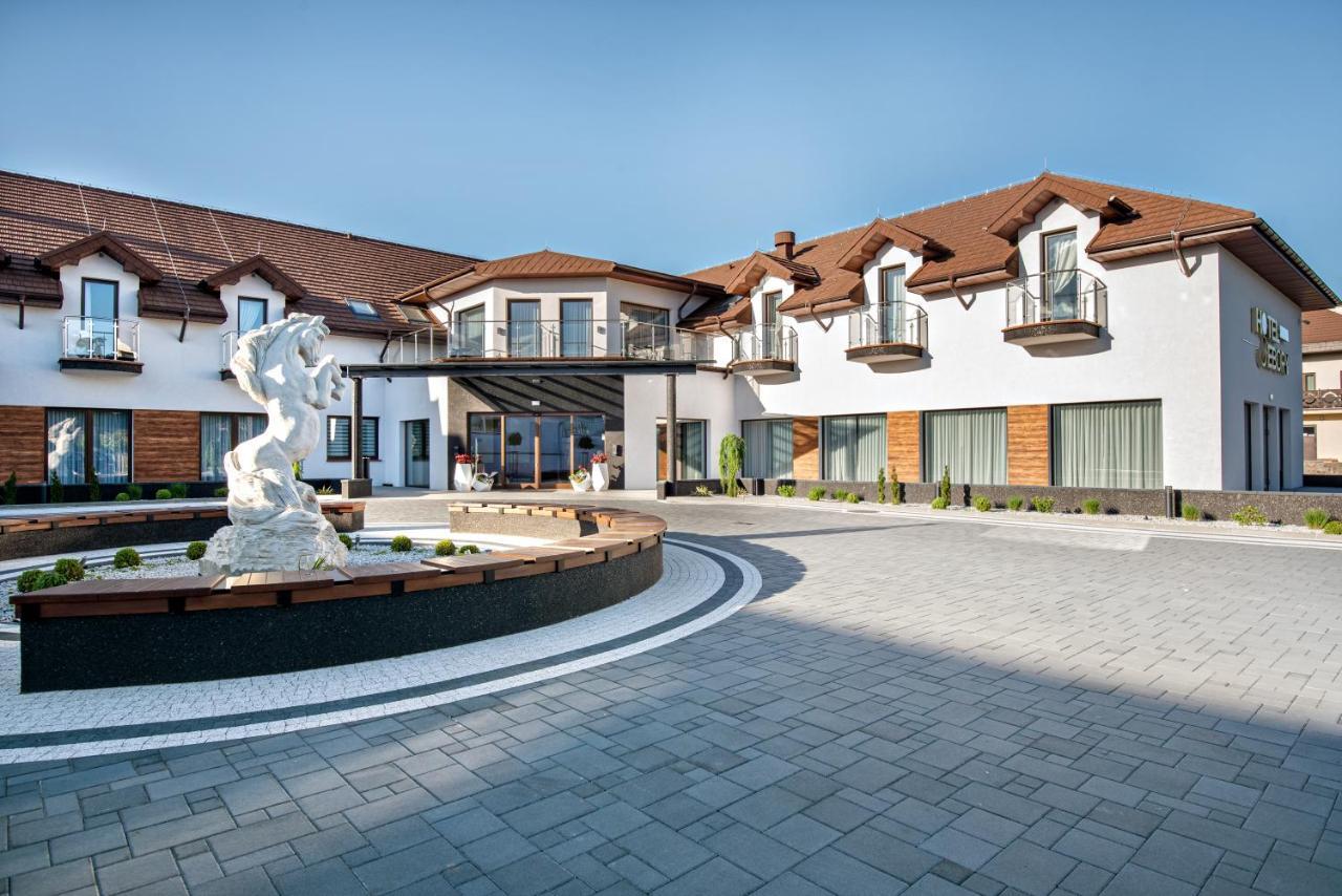 Hotel Sebory Przasnysz Buitenkant foto